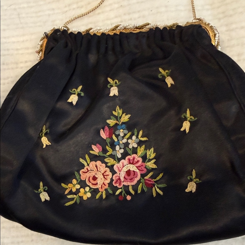 Vintage 1940s French Handmade Beaded and Embroidered Evening Bag - Picture 5 of 7